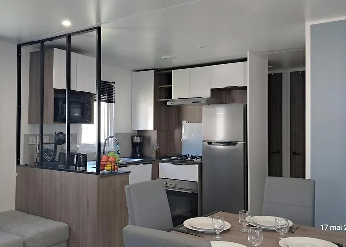 Reveillez La Belle Au Bois Dormant - Moderne, Confort & Linge Inclus Camping *