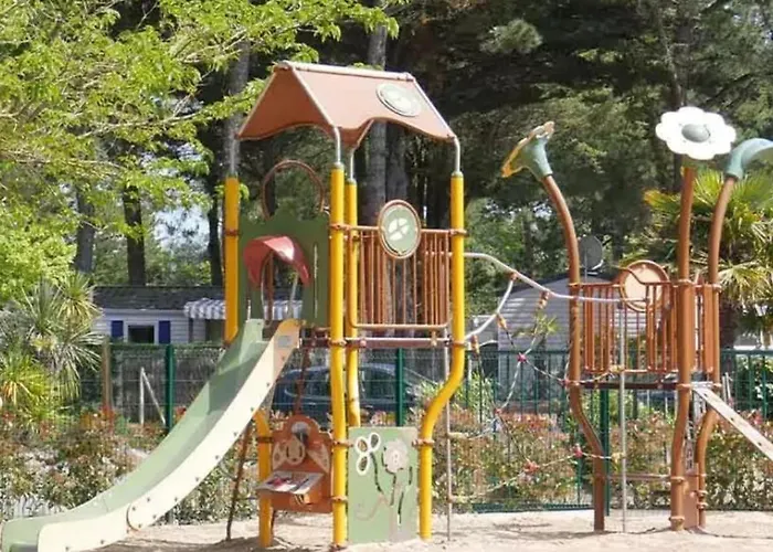 Reveillez La Belle Au Bois Dormant - Moderne, Confort & Linge Inclus Camping