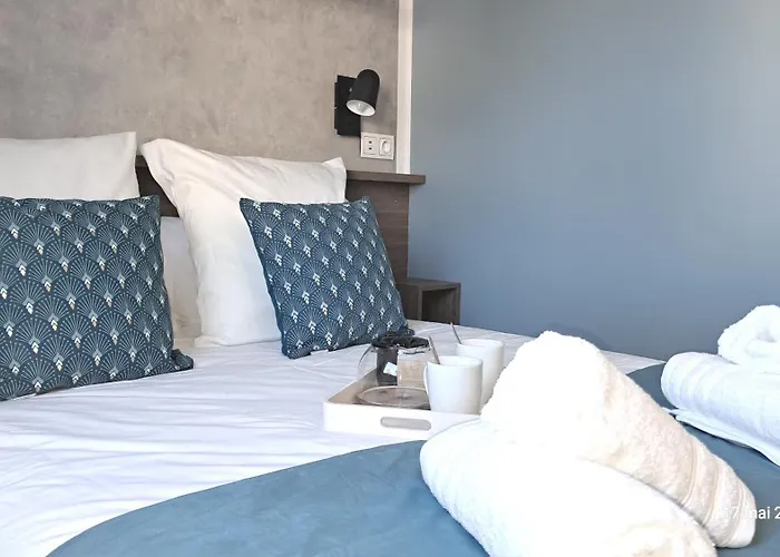 Reveillez La Belle Au Bois Dormant - Moderne, Confort & Linge Inclus Camping *